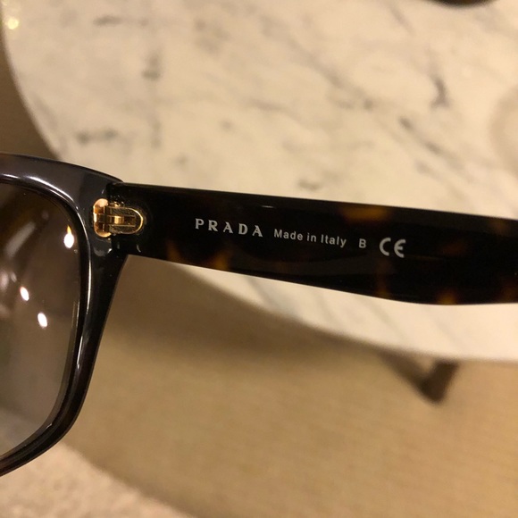 Prada SPR09S Sunglasses - Picture 5 of 6